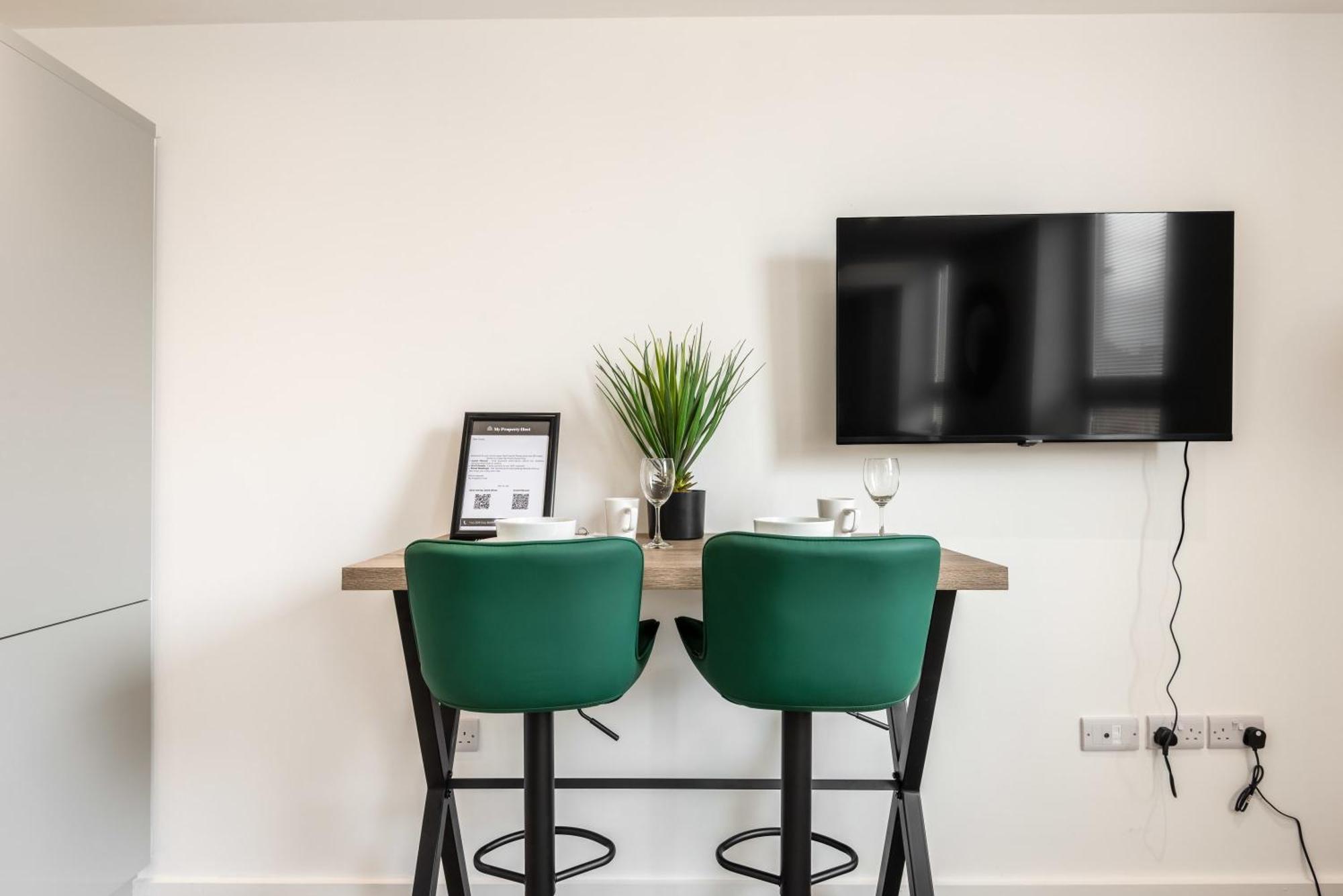 Contemporary 1 Bed Central Rotherham Studio Экстерьер фото